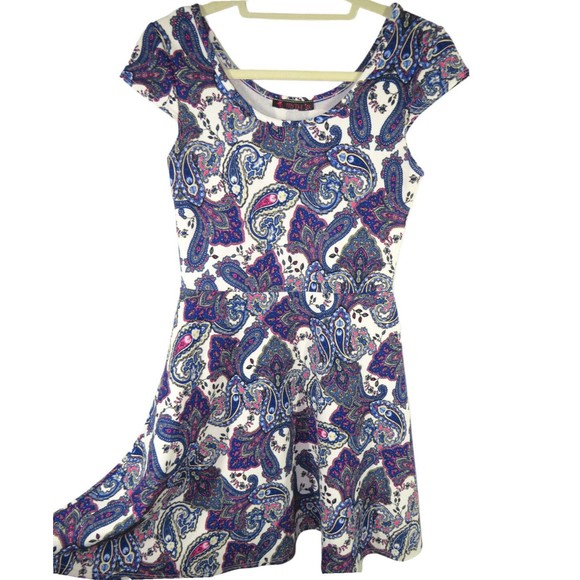 Myth Women's Paisly Print Textured Cap Sleeve Fit And Flare Dress Size Small - Picture 1 of 5